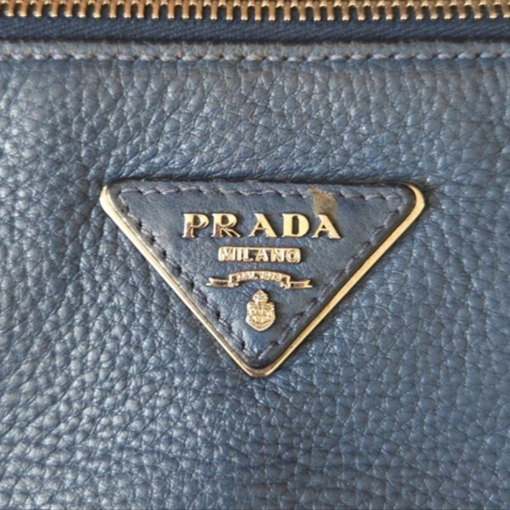 Prada Vitello Crossbody Bag - Picture 4 of 9